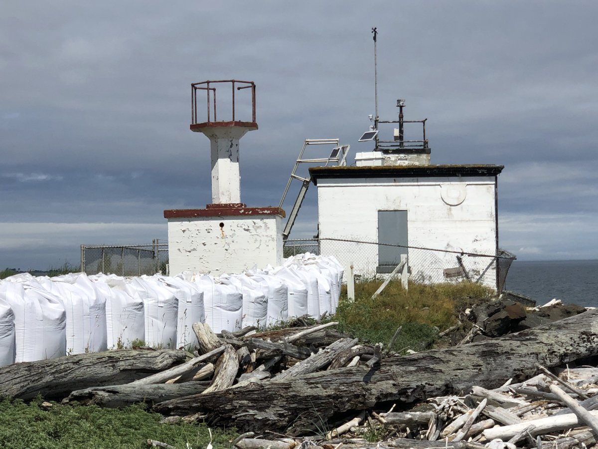 Marrowstone Point Light